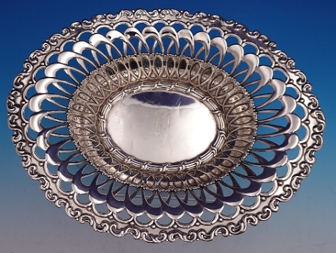 Fruit Bowl #3870  oval  fancy  pierced  10.17 oz 12